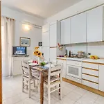 Casa Lilly - Happy アパート *