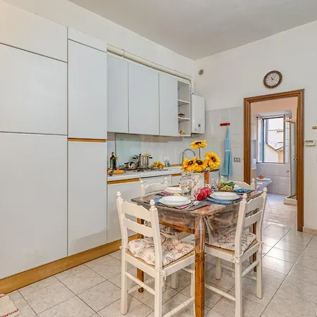 Casa Lilly La Pigna Old Town Hideaway - Happy *