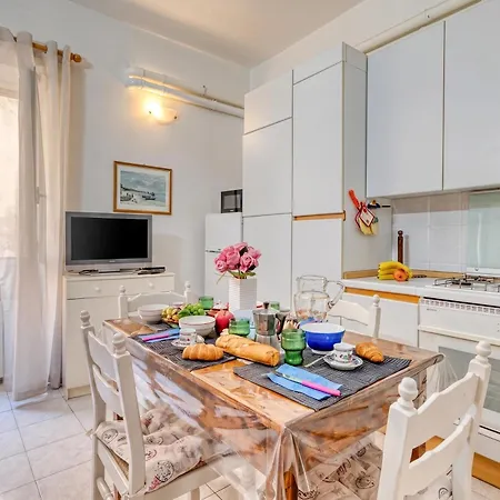 Casa Lilly La Pigna Old Town Hideaway - Happy Apartment Sanremo